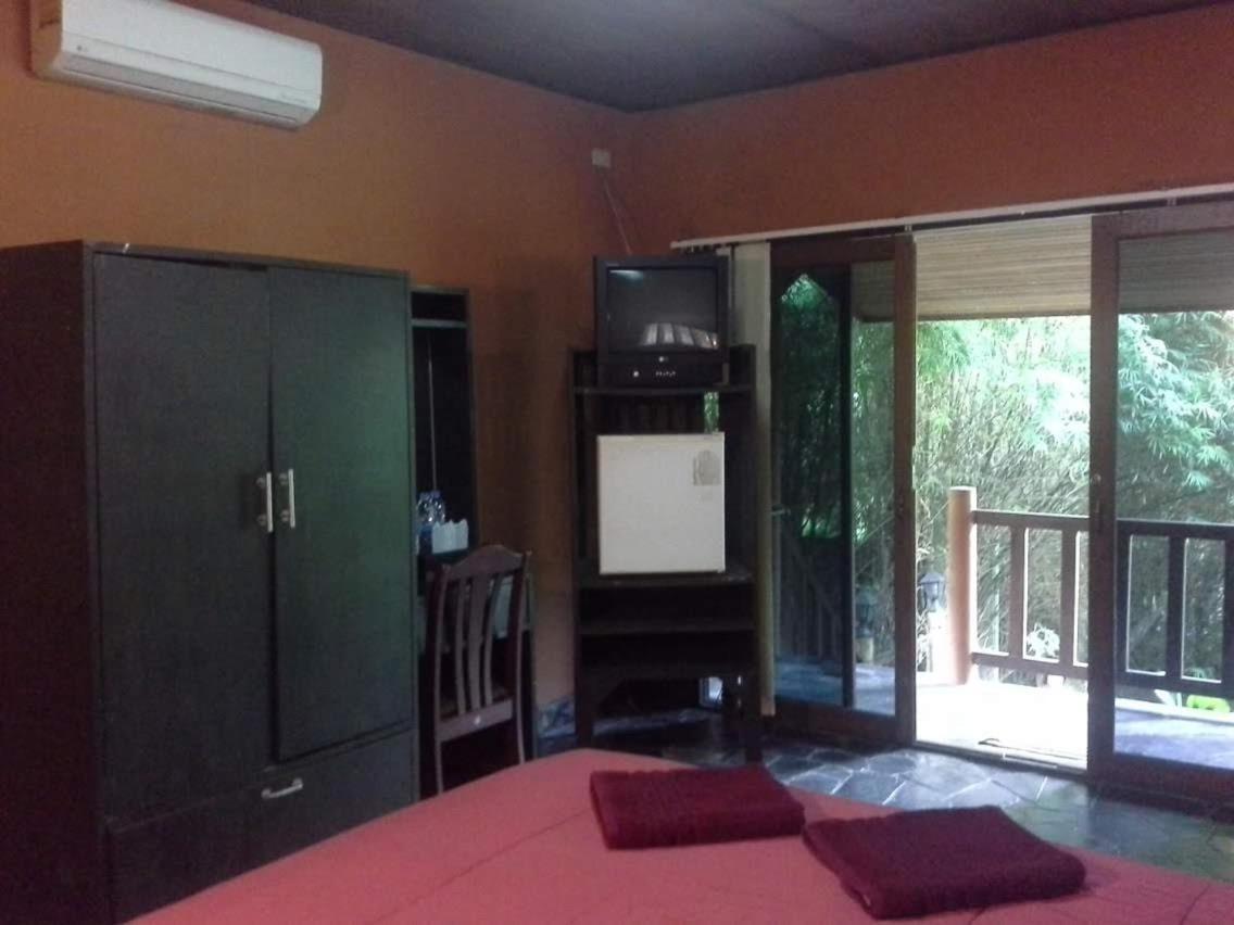 Fish House Hotel Koh Chang Exterior foto